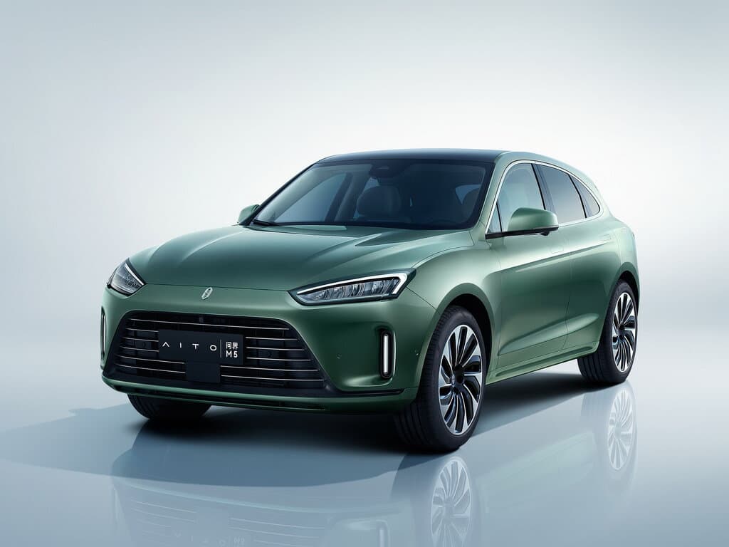 AITO M5 PHEV