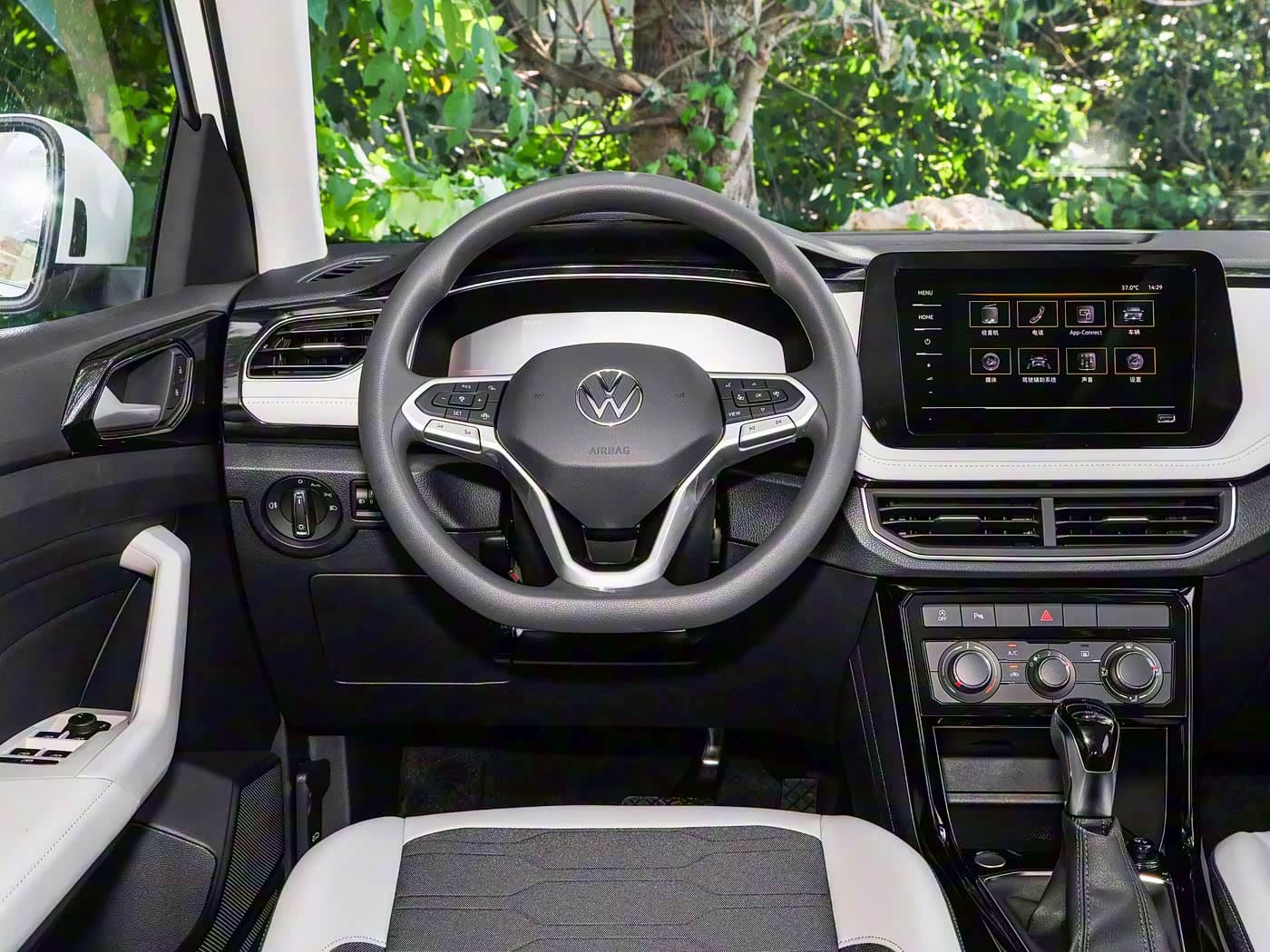 VOLKSWAGEN THARU — фото 6