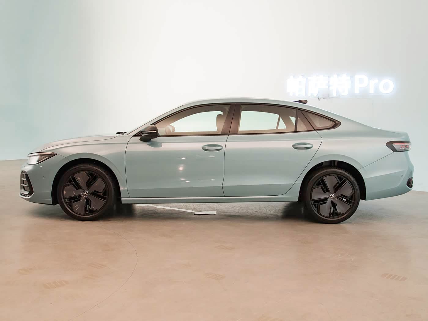 VOLKSWAGEN PASSAT — фото 3