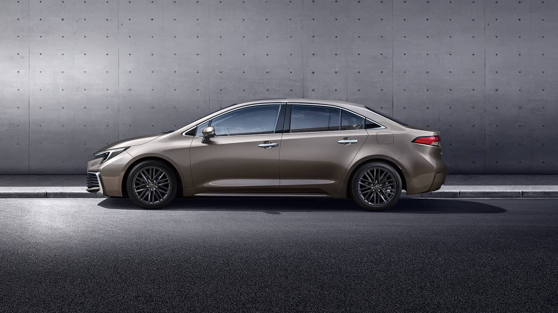 TOYOTA COROLLA HYBRID — фото 4