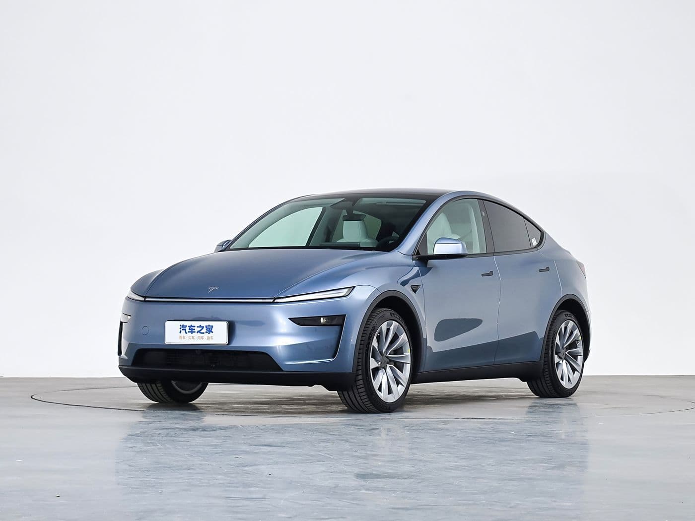 TESLA MODEL Y — фото 4