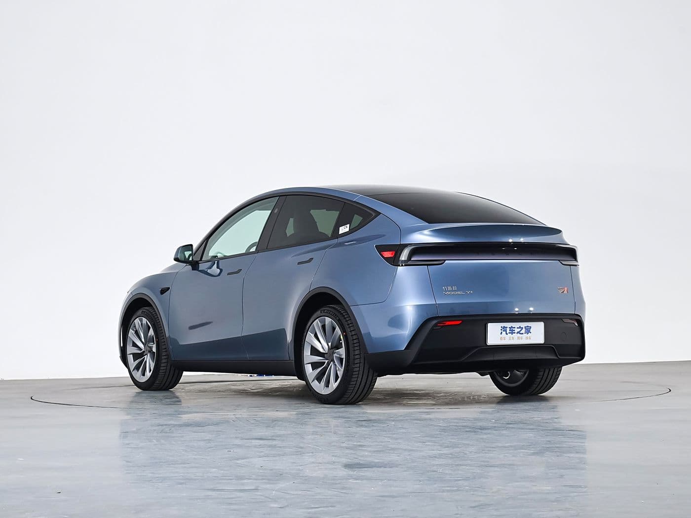 TESLA MODEL Y — фото 3