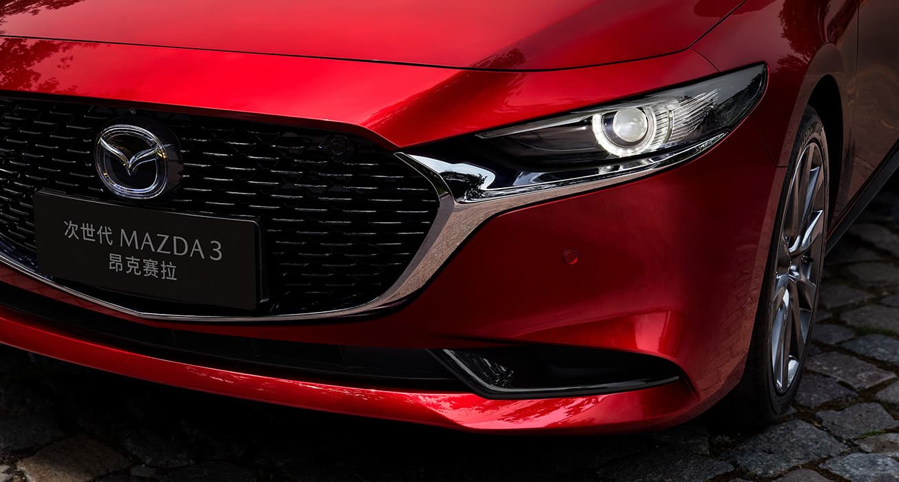MAZDA 3