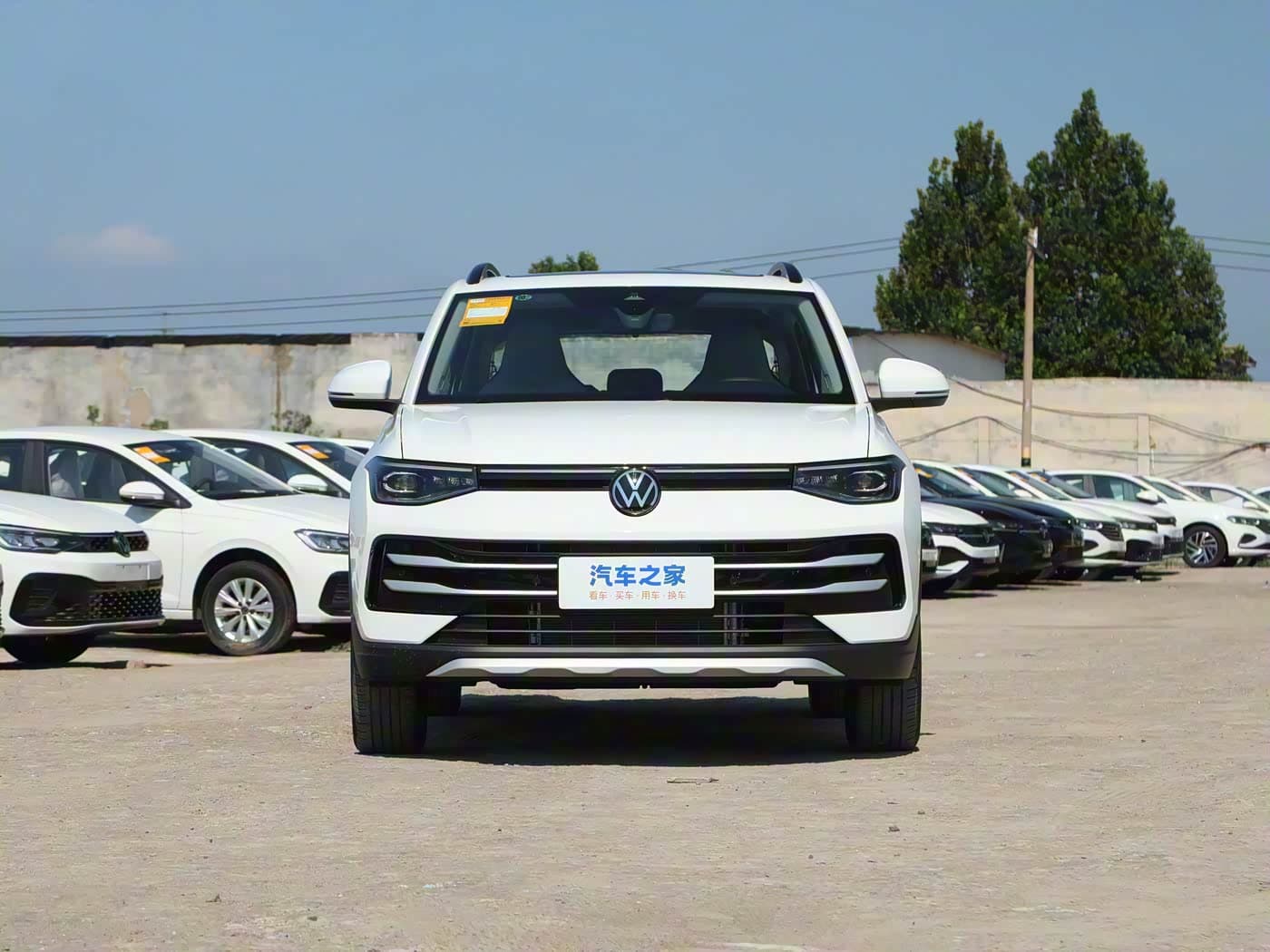 VOLKSWAGEN THARU — фото 3