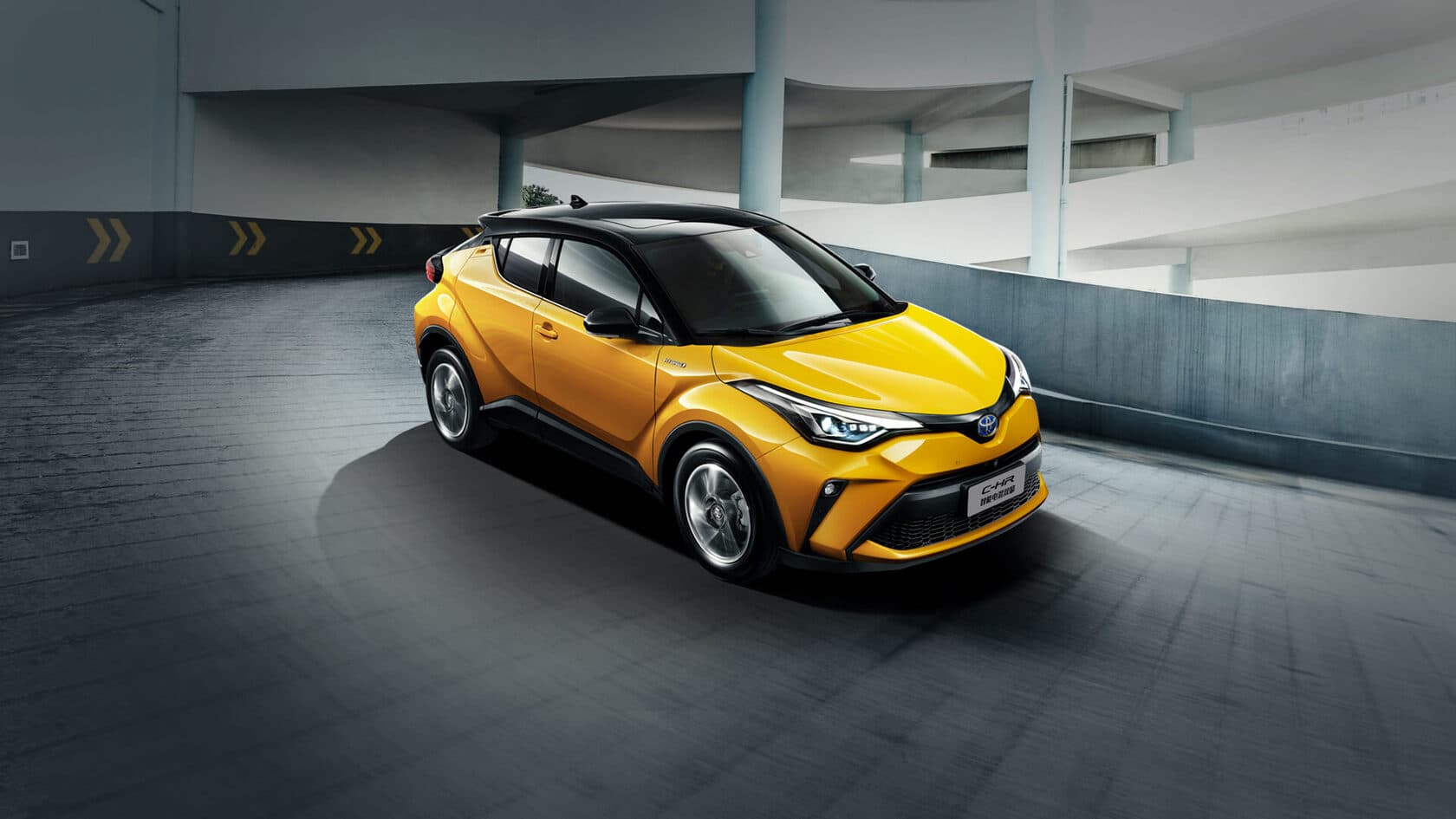 TOYOTA C-HR HYBRID — фото 2