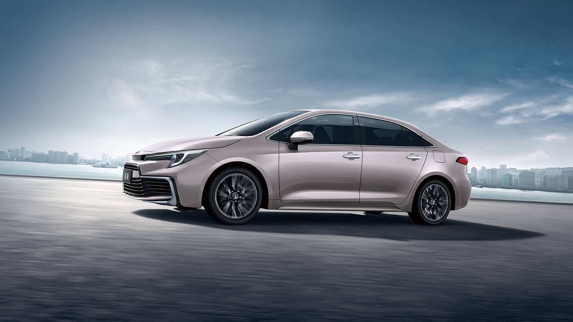 TOYOTA COROLLA HYBRID — фото 3