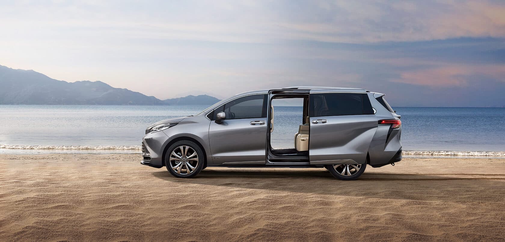 TOYOTA SIENNA — фото 4