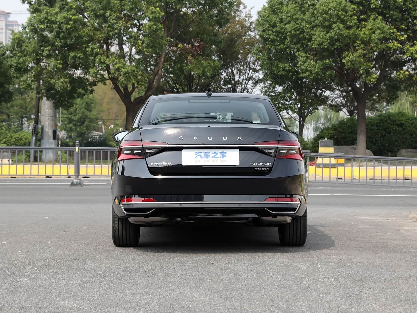 SKODA SUPERB — фото 3
