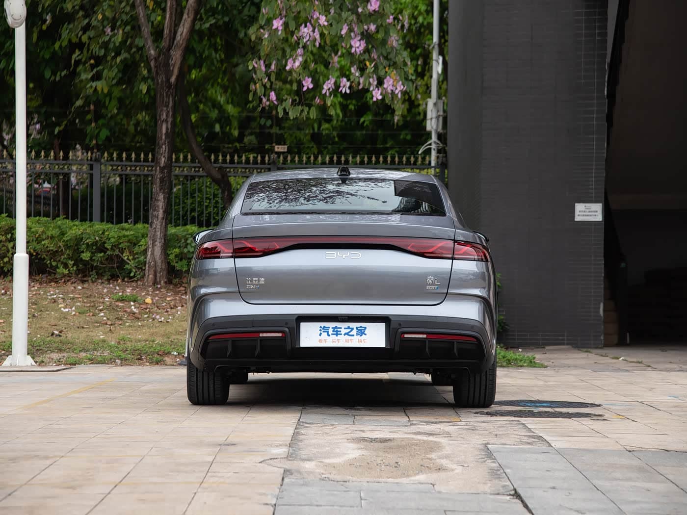 BYD QIN L — фото 4